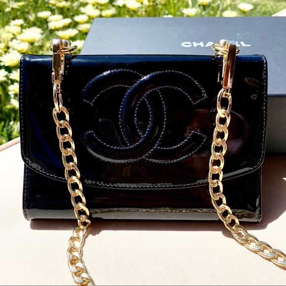 CHANEL Handbags - CHANEL CC Patent Leather Vintage Flap Crossbody